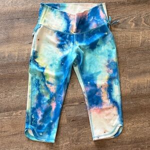 Women’s Mika Blue Multi Tie-Dye Capri Leggings